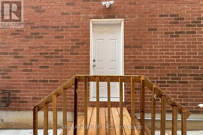 Photo du bâtiment - 5463 Fudge Terrace