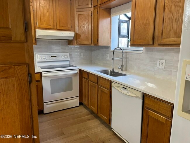 Foto del edificio - 2002 First St