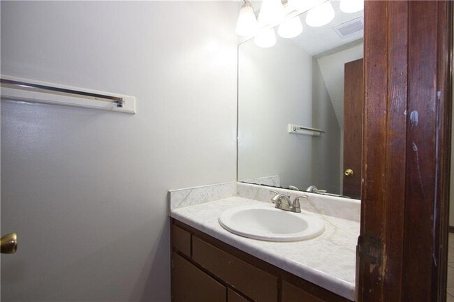 Foto del edificio - 948 Waverly Ct