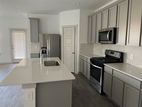 Building Photo - 7919 Cattleman Vly Dr