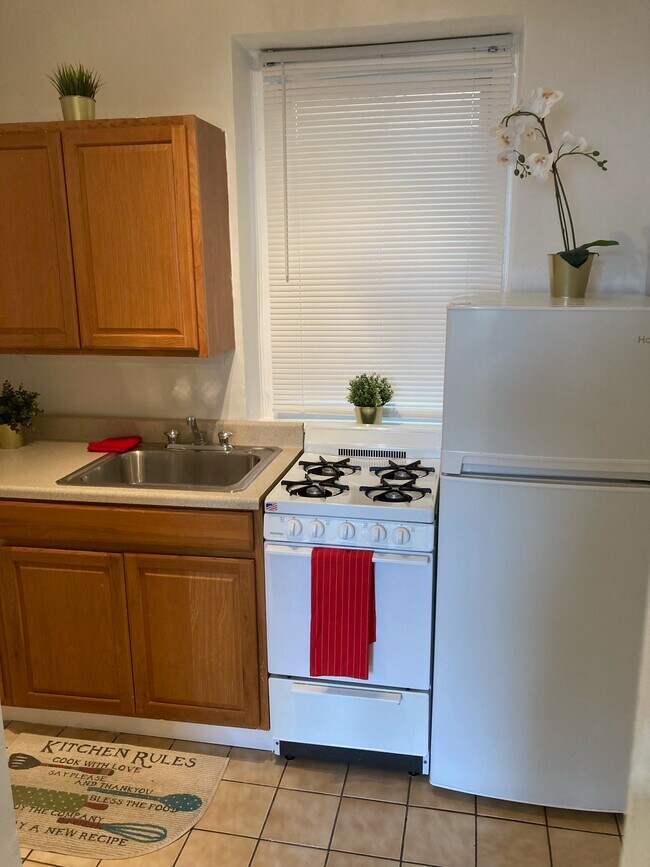 Cocina - 44 Victory Ave