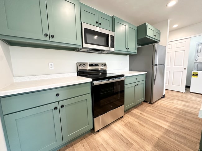 Building Photo - 533 Rustic Ridge Dr