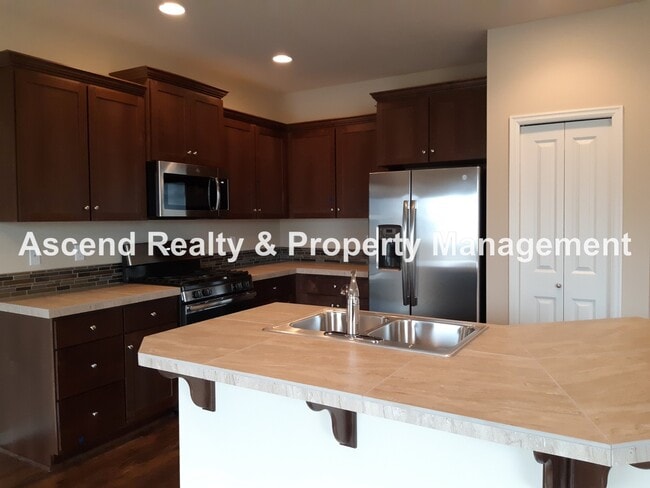 Building Photo - Open Floor Plan 3 Bed Craftsman in Bethany...