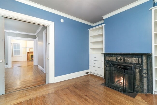 Building Photo - 56 Vassar St