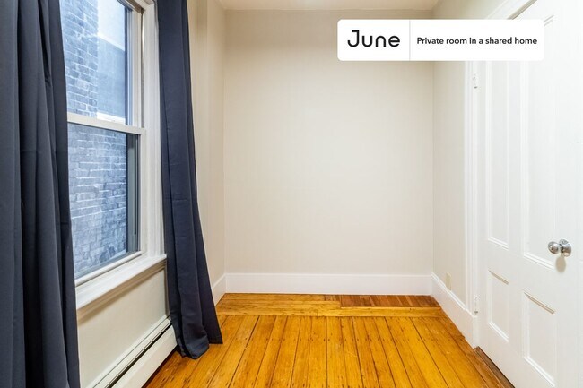 Foto del edificio - Room in Shared 4 bed/1 bath home