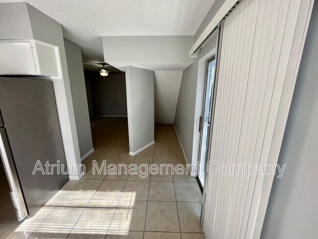Building Photo - 10220 N Ojus Dr