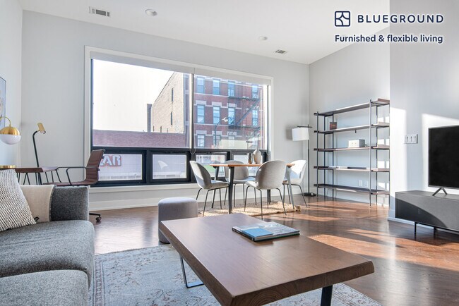 Foto del edificio - 1536 W Chicago Ave