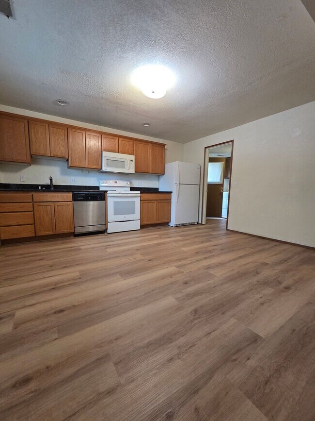 Foto del edificio - Adorable Maple Leaf ADU with Private Entrance- 2 Bedroom\1 Bathroom