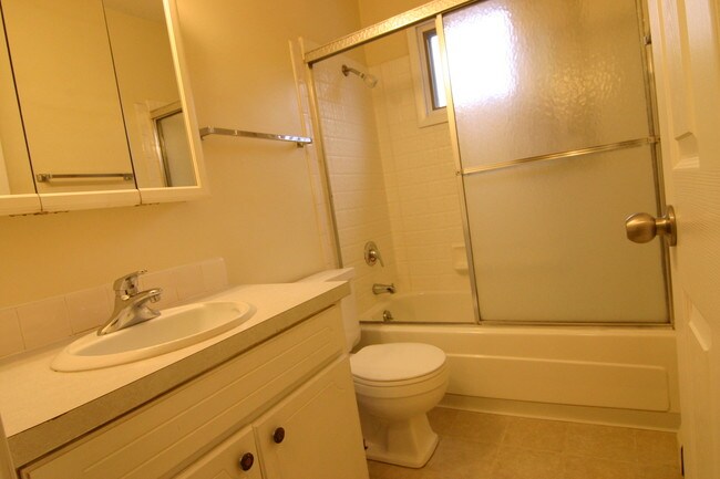 Foto del edificio - 3013 Woodland Ave