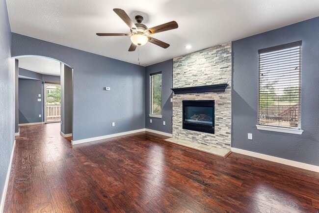 Foto del edificio - 4bed 4bath with fenced yard in Denver!