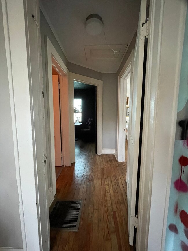 Foto del edificio - 1138 Lookout Ave NW