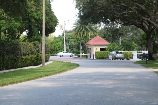 Building Photo - 3710 Whitehall Dr