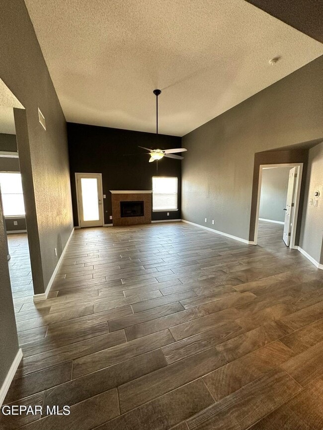 Building Photo - 624 Cancellare Ave