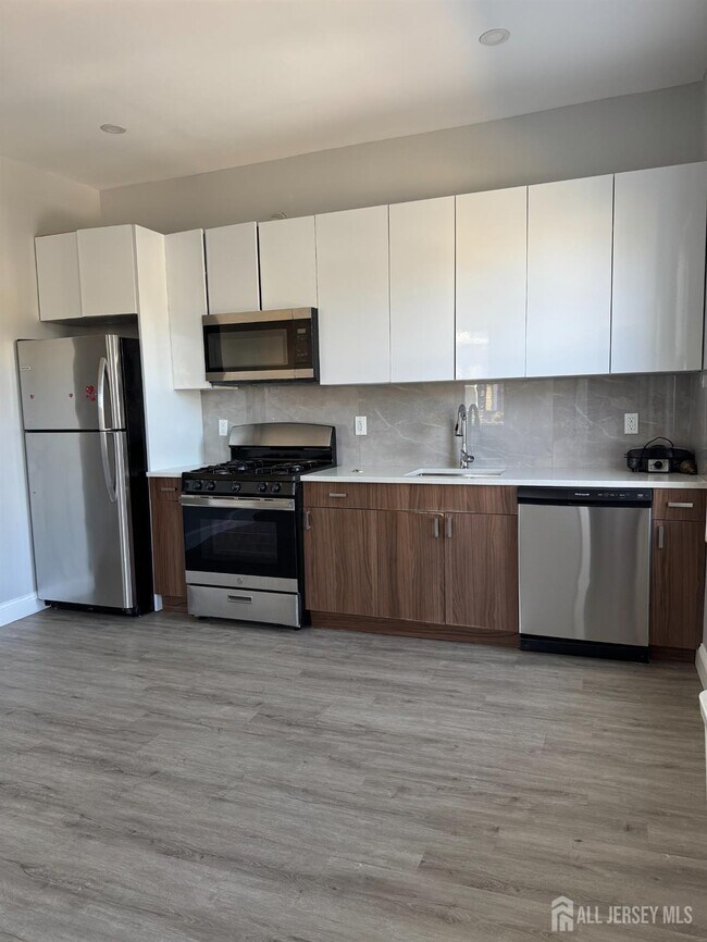 Foto del edificio - 1515 Kerrigan Ave