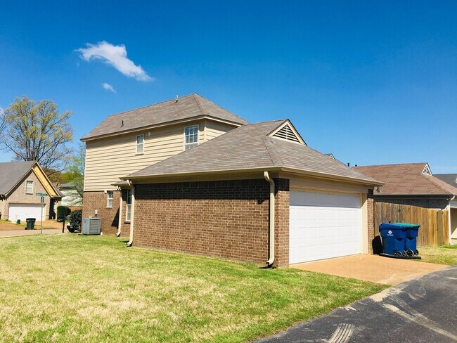 Foto del edificio - Don't miss out on this perfect corner lot ...