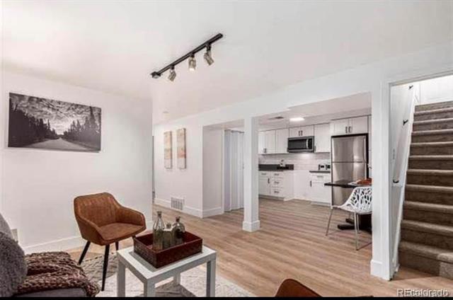 Foto principal - 737 Utica St