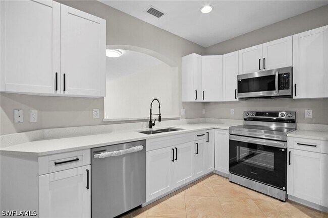 Foto del edificio - 9648 Roundstone Cir