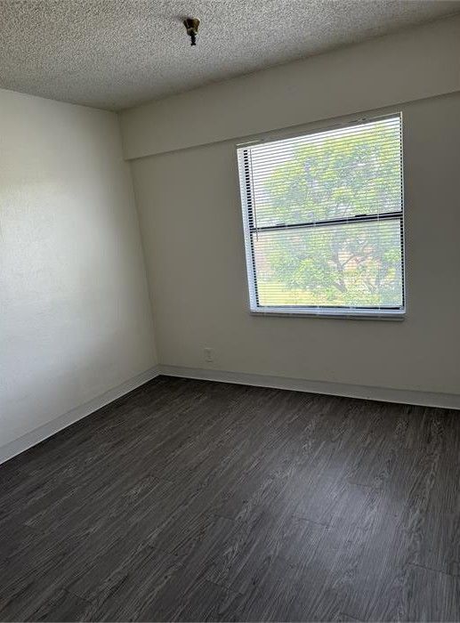 Foto del edificio - 363 E Gilbert St