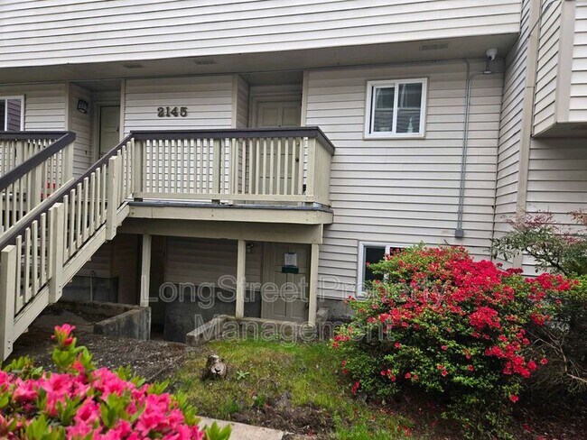 Foto del edificio - 2145 NW Highland Dr