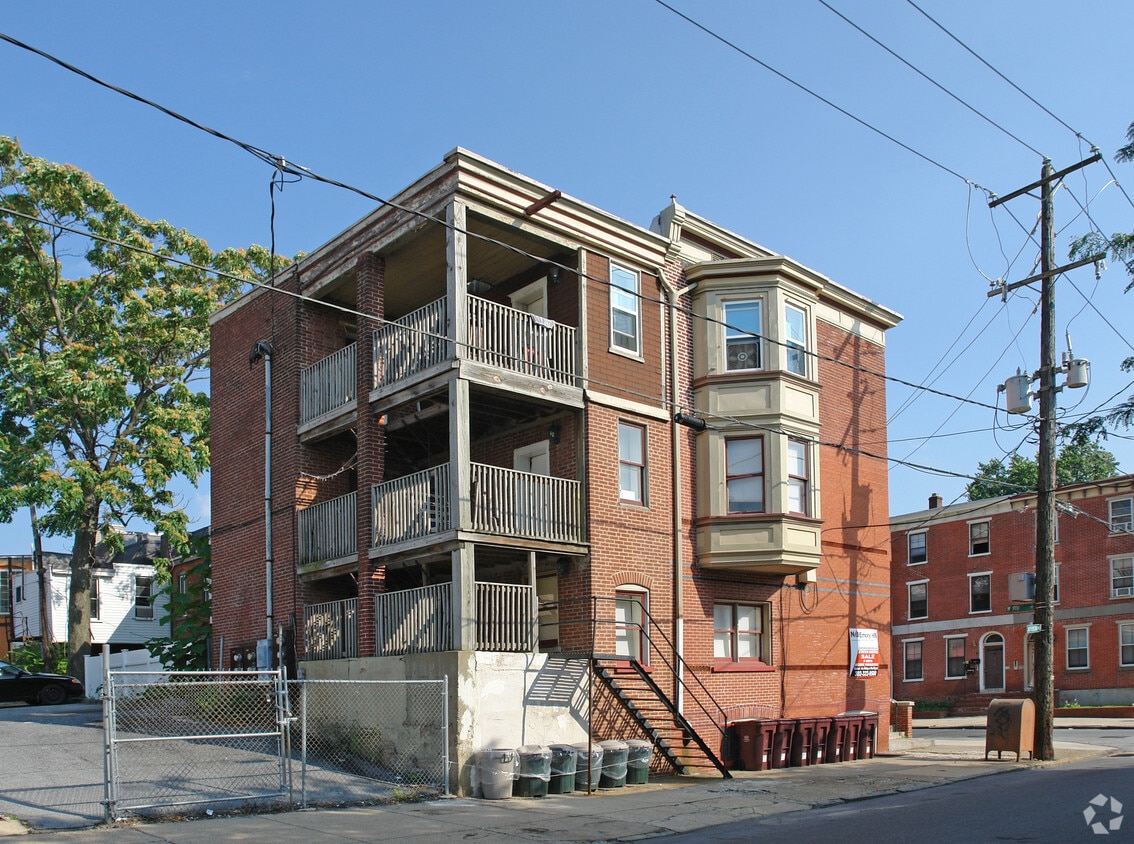 Building Photo - 511 W 9th St