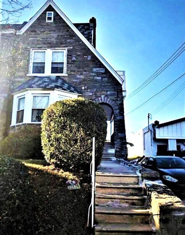 Photo - 2212 Rhawn St Apartment