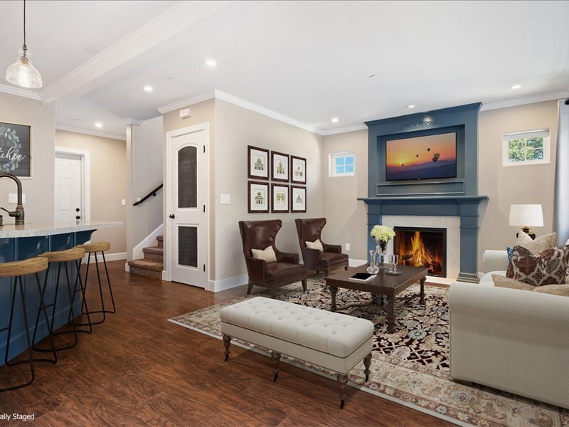 Primary Photo - 910 Villa Chanticleer Rd