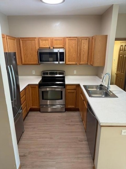 Building Photo - 6886 Meadow Grass Ln S
