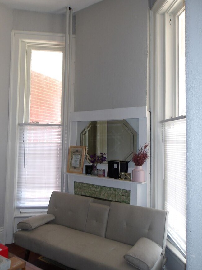 Foto del edificio - 517 St Catherine St