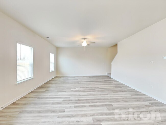 Foto del edificio - 244 Oliver Dr