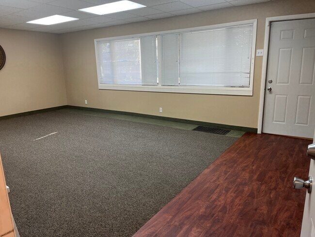 Foto del edificio - 311 N 3rd Ave