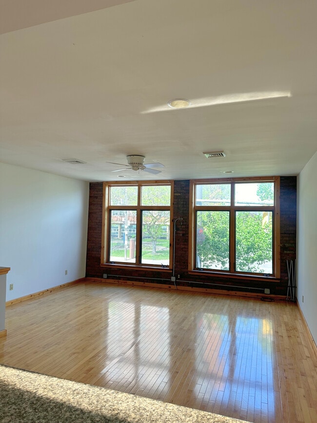 Building Photo - 1844 W 25th St