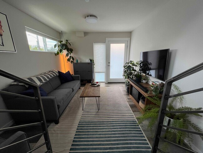 Foto del edificio - 6251 8th Ave NW