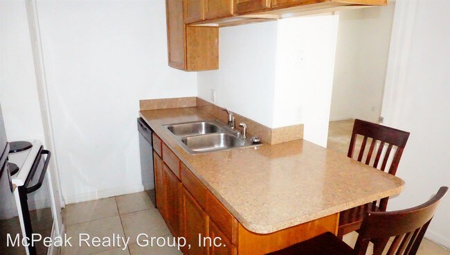 Building Photo - 201 Thorn Tree Pl