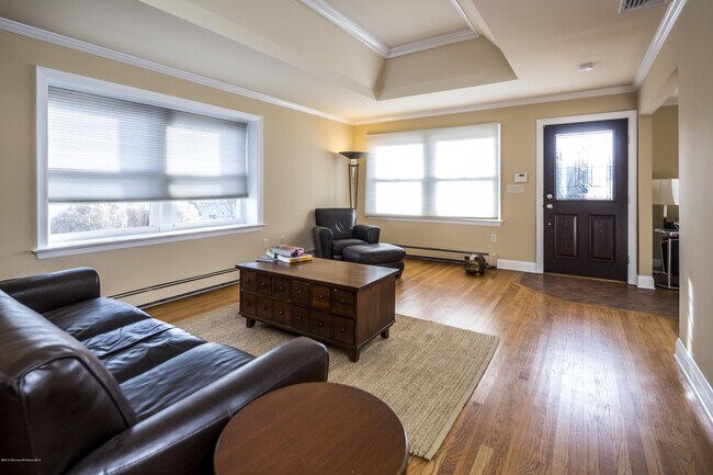 Building Photo - 41 White St