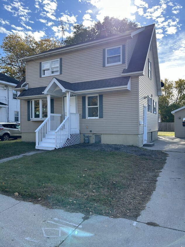 Primary Photo - 1312 Harvey St