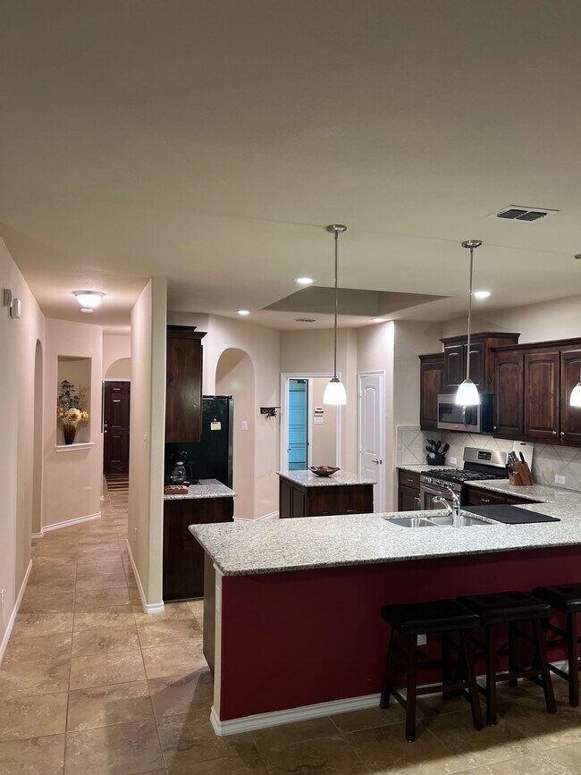 Building Photo - 117 Oakmont Dr