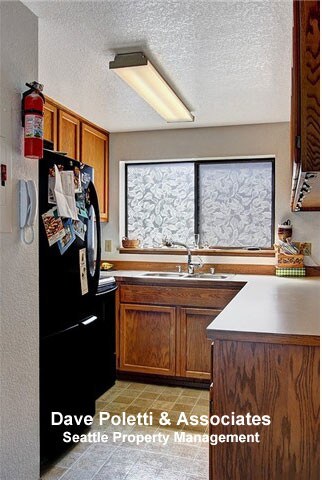 Building Photo - 4460 Winslow Pl N