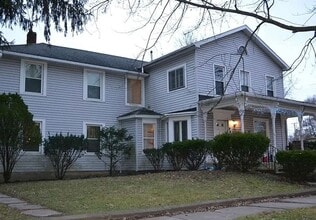 Building Photo - 719 Birchard Ave
