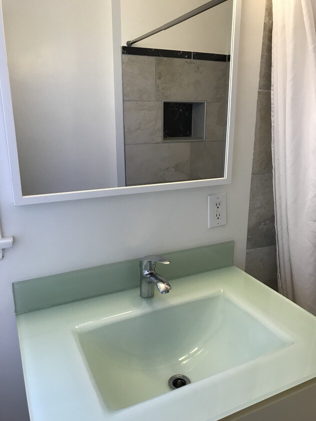 Foto principal - 6174 Mesa Ave