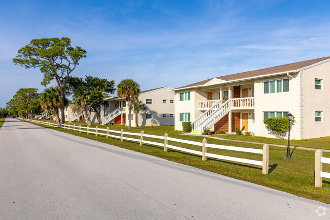 Buildings spaced apart feeling less crowded - The Pines Resort and Apartments