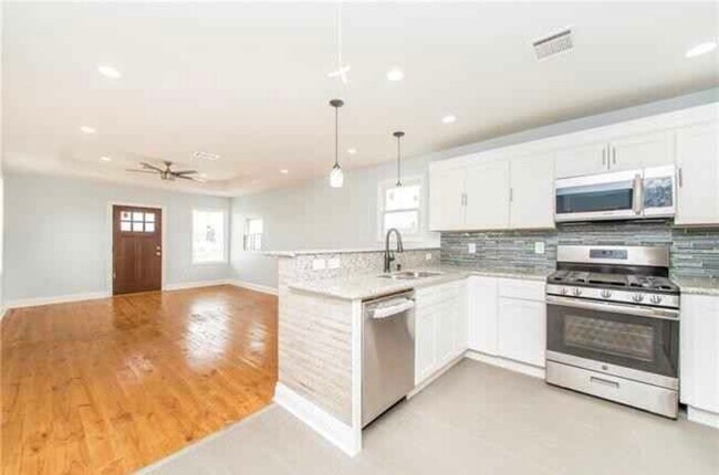 KITCHEN - 2331 Feliciana St