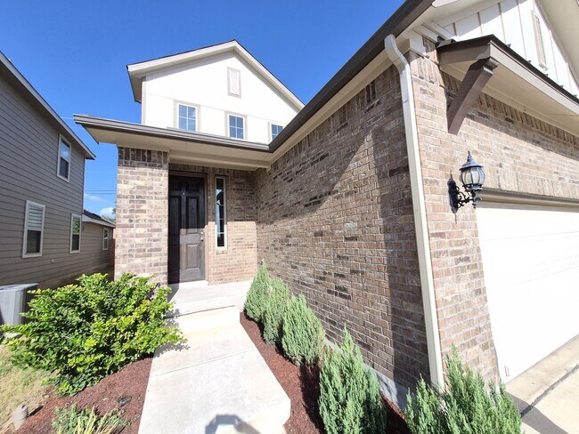Foto del edificio - 2102 Gabby Cole Ln