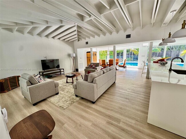 Foto del edificio - 365 Caribbean Rd