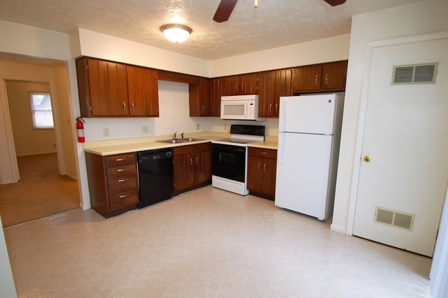 Building Photo - Williamsburg Apartment Homes