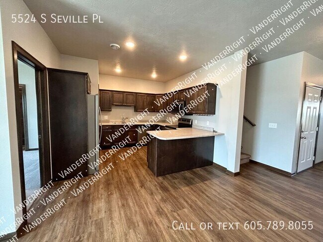 Building Photo - 5524 Seville Pl