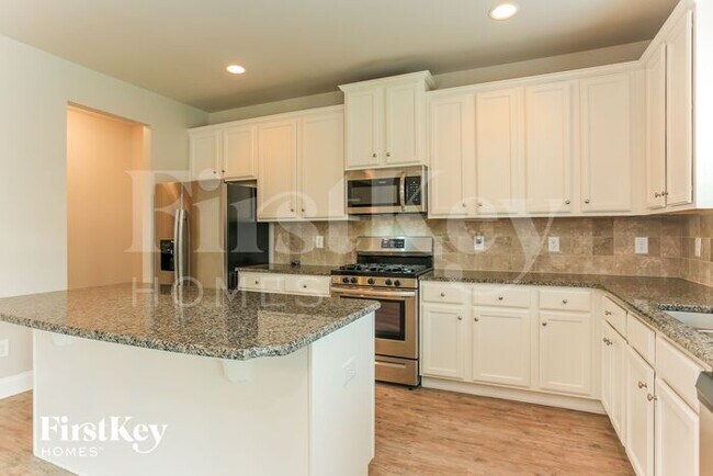 Foto del edificio - 44 Darby Ln