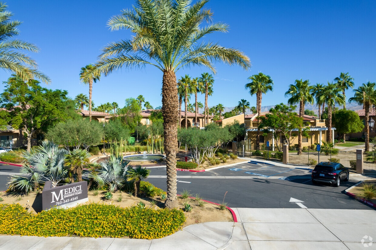 Foto principal - Medici Apartment Homes