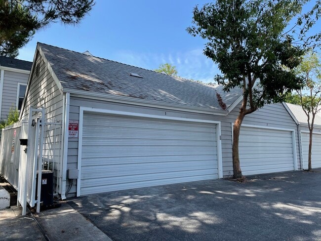 Building Photo - 589 N Garfield Ave