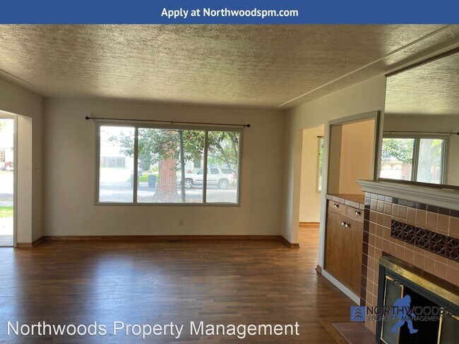 Building Photo - 2 br, 1 bath House - 640 S. Holly Street