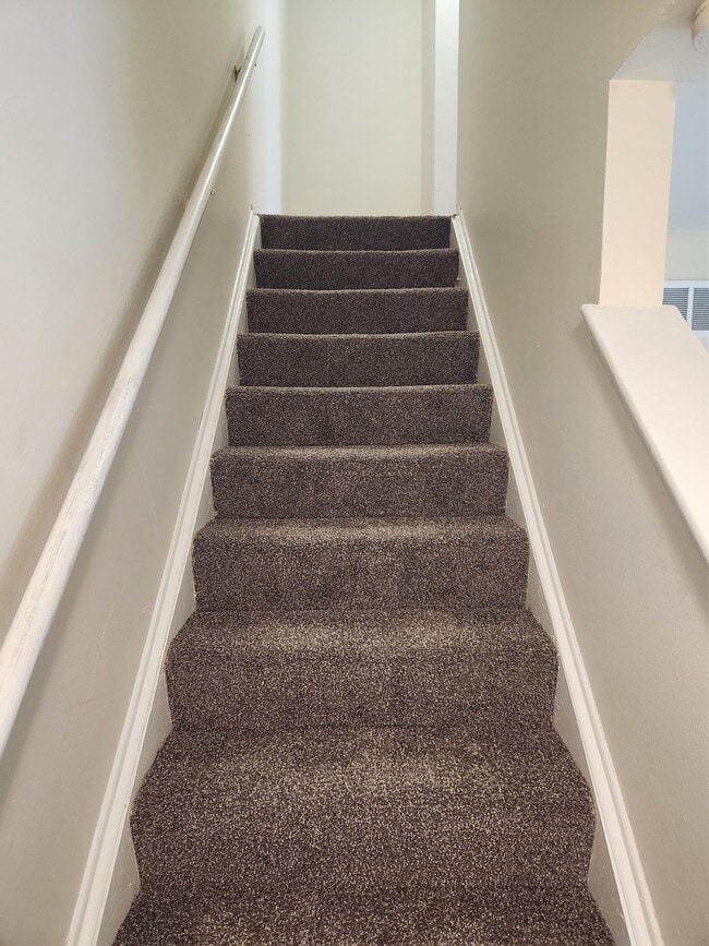 Building Photo - Heritage Glen Townhomes